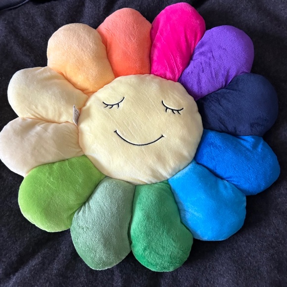 Brand New smiley face accent cushion - Picture 2 of 2